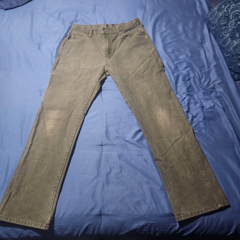 DICKIES CARPENTER PANTS. Size 33-32. Work pants